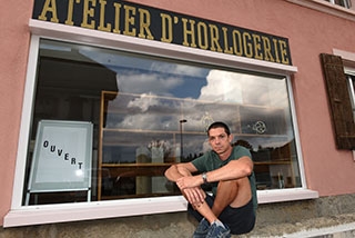 Atelier d�horlogerie Micha�l Villaz: l�Horlogerie au c�ur de la campagne. Saint-Cierges, octobre 2018. Reportage de Dany Schaer, journaliste photographe